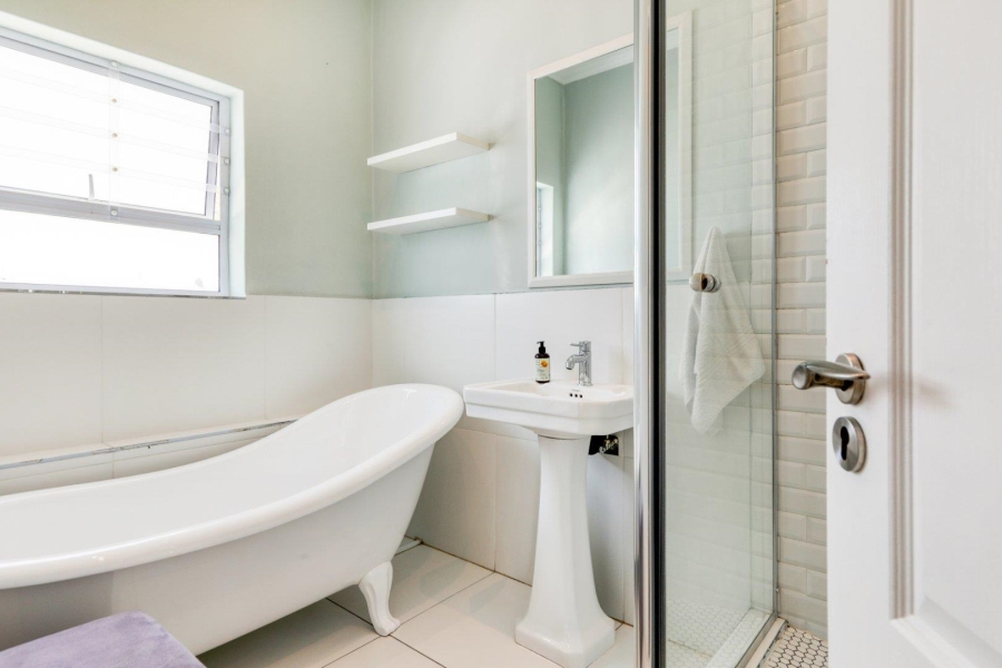 4 Bedroom Property for Sale in Oranjezicht Western Cape